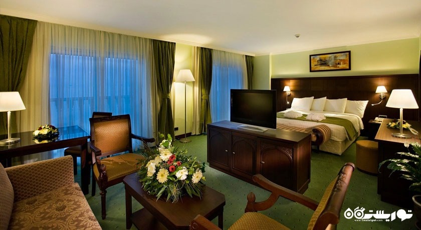 سوئیت جونیور  هتل کرون پلازا	